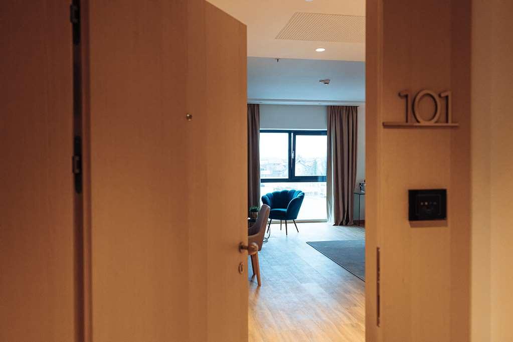 Antunovic Hotel East Sesvete Room photo